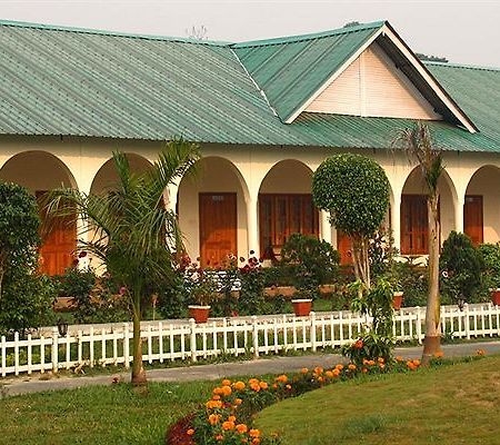 United-21 Grassland Hotel Bagori Exterior foto